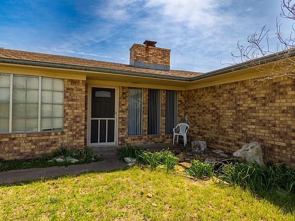 2nd image of 212 Halstedt Rd