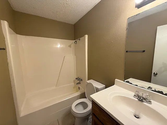 1208 Cheryl St #B — Photo 6