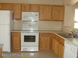5th image of 2817 N 106th Dr