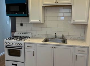 473 Oak St #1, Copiague, NY 11726