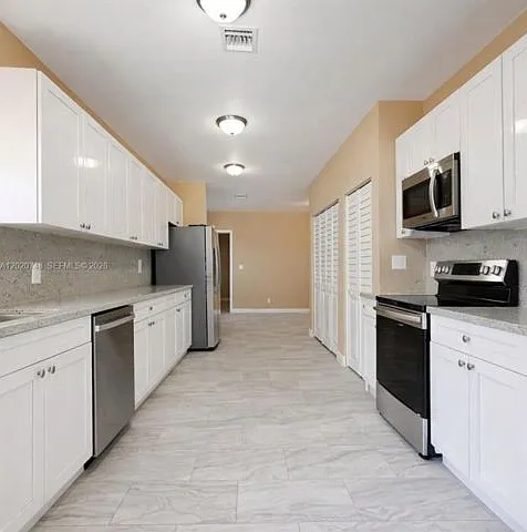 1015 NW 8th Ave — Photo 3