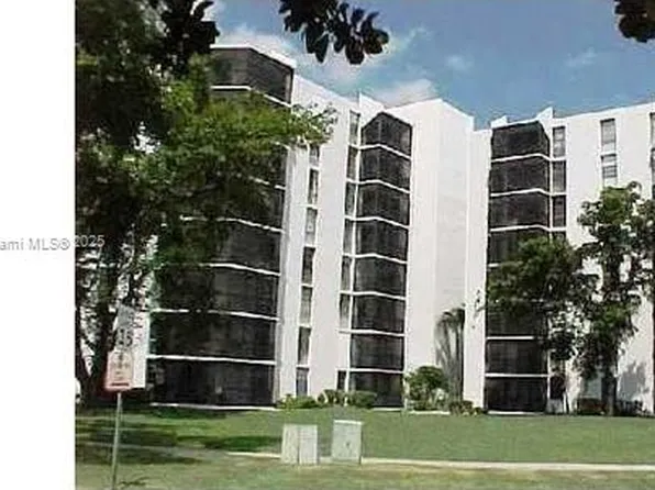 3475 N Country Club Dr APT 514, Aventura, FL 33180