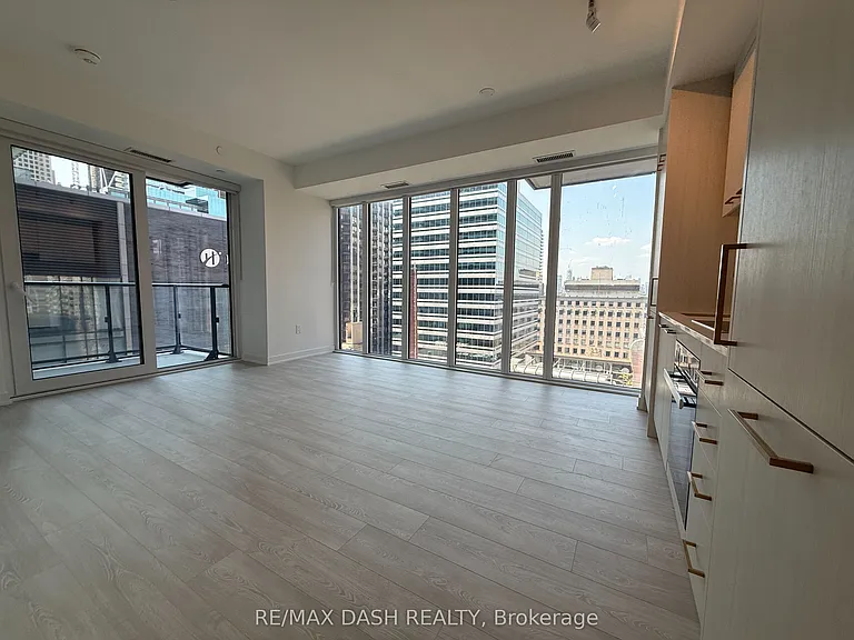 628 Church St #903 — Photo 15
