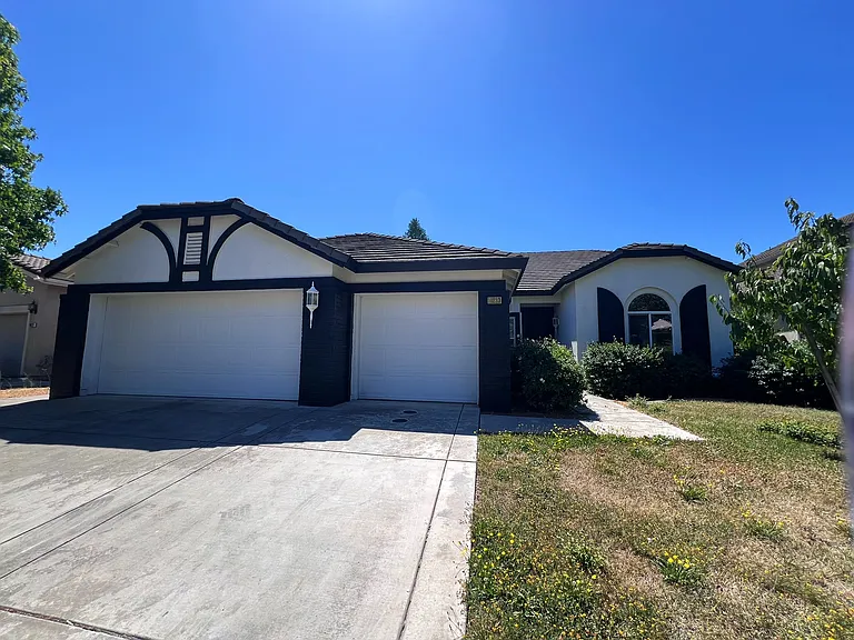 10233 Stathos Dr — Photo 1
