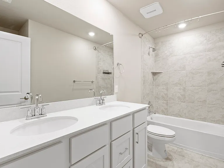 15701 Oglethorpe Dr #100 — Photo 5