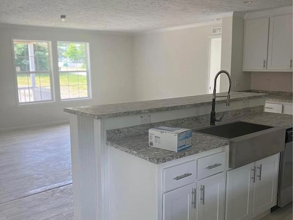 2nd image of 701 Beauregard St