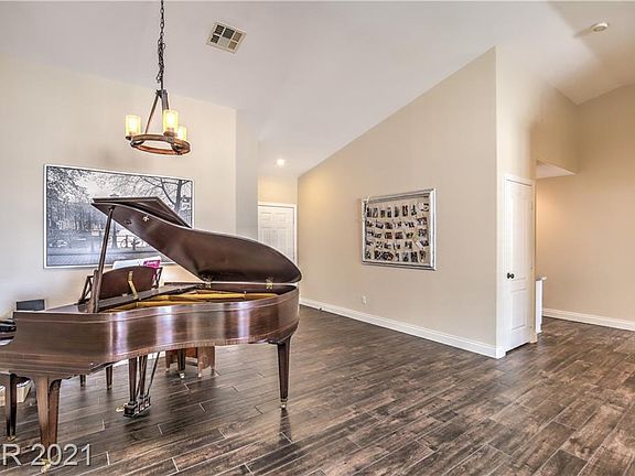 5th image of 228 Trenier Dr