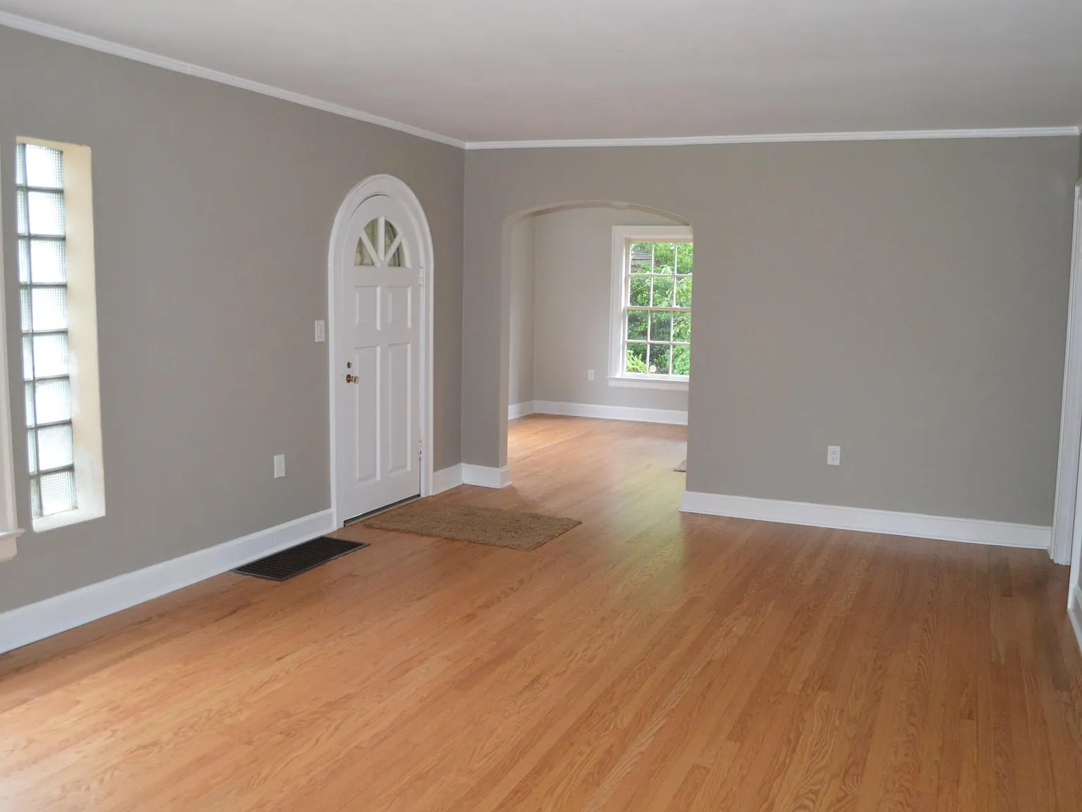 565 S Crest Rd — Photo 4