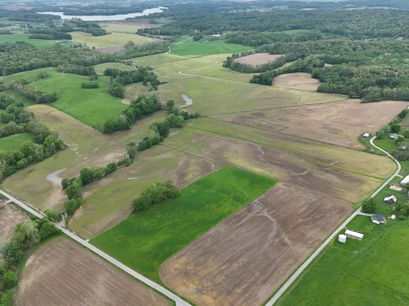 Reinhart Rd, Loogootee, IN 47553