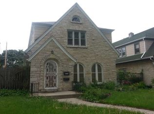 3250 N 44th St, Milwaukee, WI 53216
