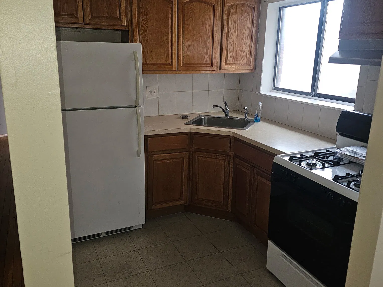 1 bed, 700 sqft, $1,900 — Photo 4