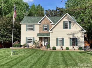 9106 Dogwood Ridge Dr, Charlotte, NC 28227