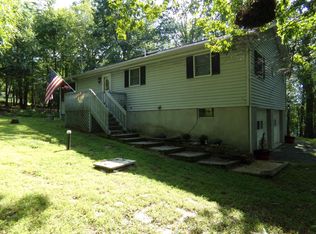 121 Larch Dr, Milford, PA 18337