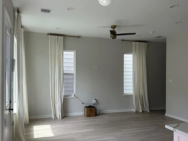 2032 W Tidwell Rd — Photo 3