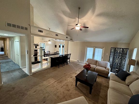 5th image of 2524 Mackinnon Dr
