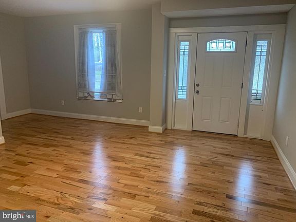 2nd image of 11 Paradise Ave #11B