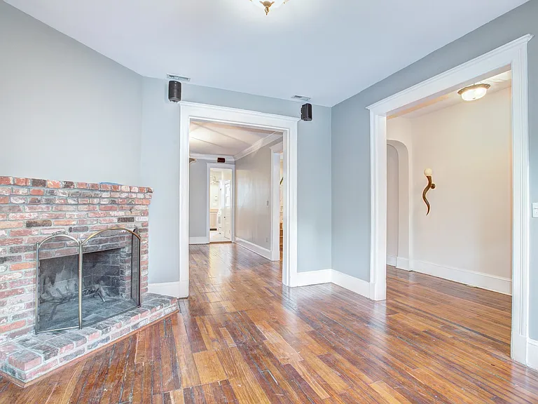 1419 Monroe St NW — Photo 2