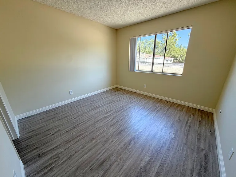 5245 Chesebro Rd — Photo 28