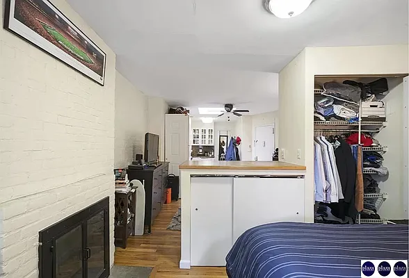 Rented by Plaza Real Estate Group | media 4