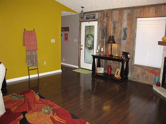 5th image of 316 Garrett Ln