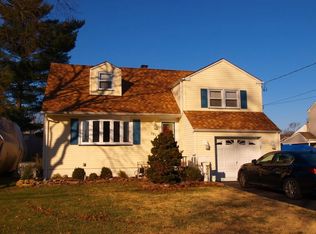 321 Seneca Ave, Middlesex, NJ 08846