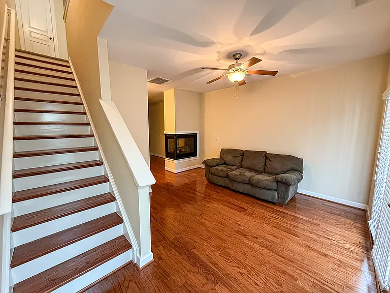 8010 Sycamore Hill Ln — Photo 5