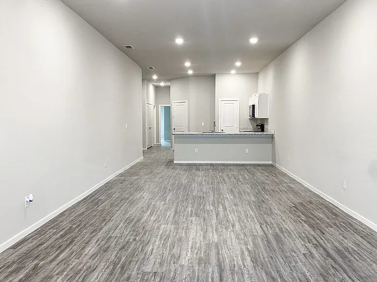 1905 Langford Ave #2 — Photo 11
