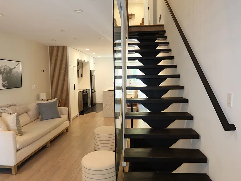 166 W Laurel St — Photo 19