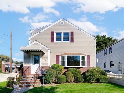 126 Chestnut Street, Lynbrook, NY, 11563