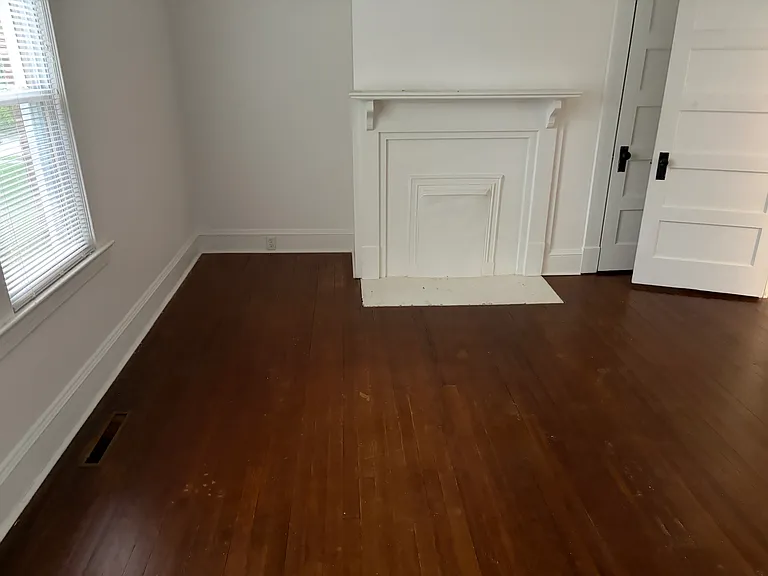 217 N Morgan St — Photo 2
