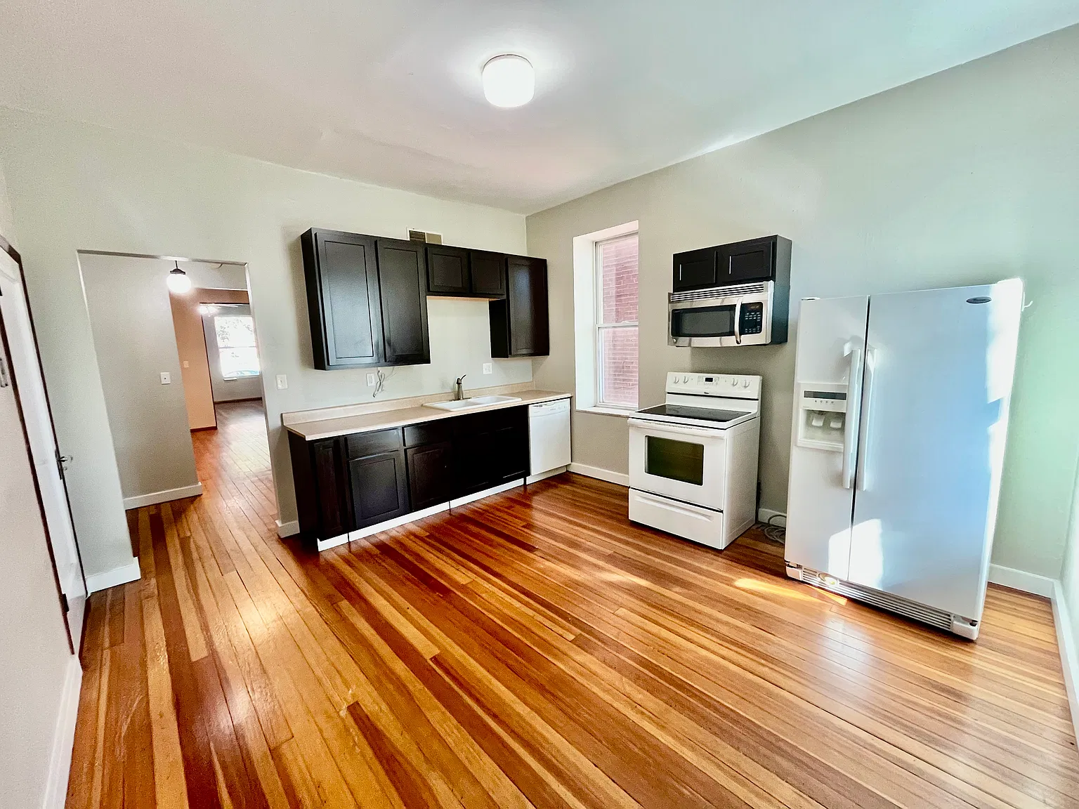 1 bed, 700 sqft, $895 — Photo 1