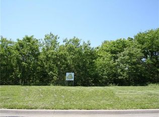 6980 NW Scenic Dr, Parkville, MO 64152