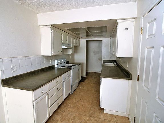 4th image of 704 Harris St