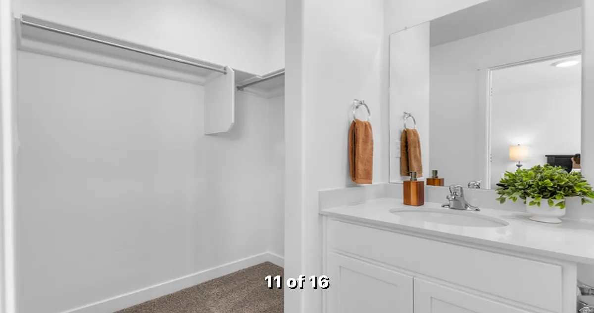 Building Photo - E 1275 N