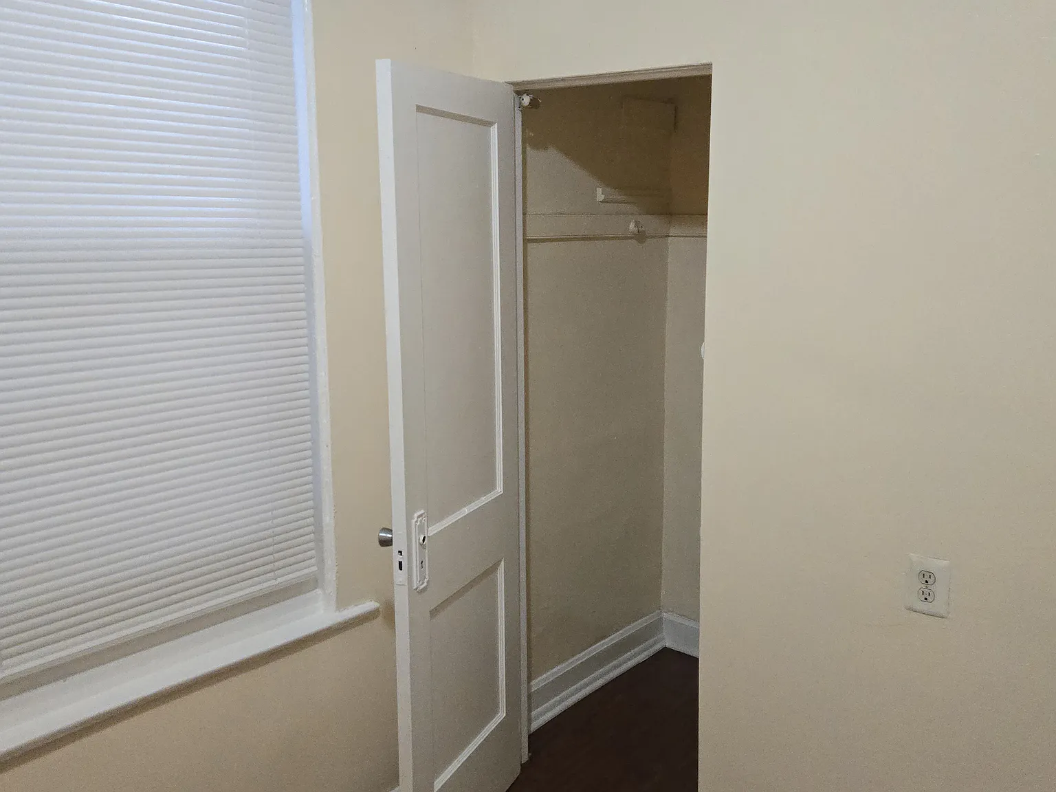 4 bed, 2.0 bath, $1,350 — Photo 4
