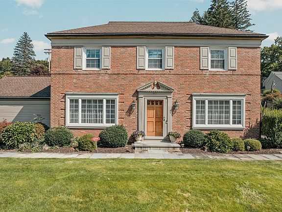 2nd image of 601 Bassett Ave