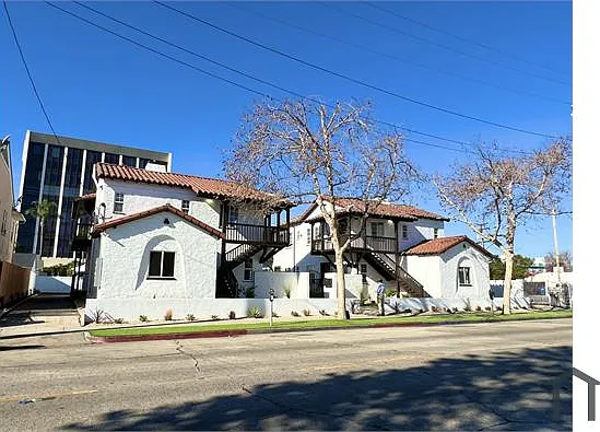 1524 N Sycamore St — Photo 14