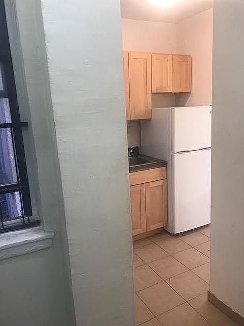 1st image of 156 Woodworth Ave Floor 3