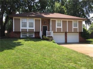 206 Painter Ct, Liberty, MO 64068