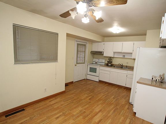 5th image of 3056 Barbee Ave