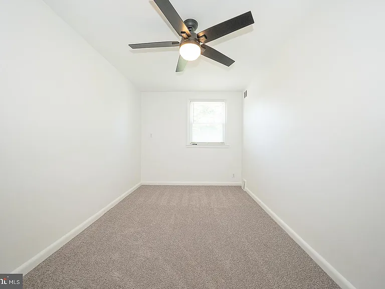 8602 Rugby St — Photo 18