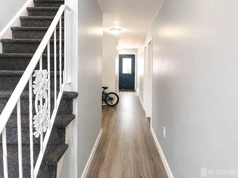 24 Woodedge Ave #4 — Photo 14