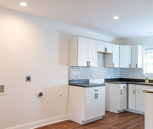 View of the kitchen 