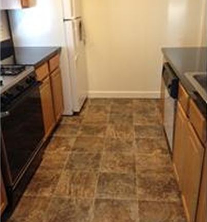 4th image of 1800 Waters Edge Dr