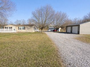 10738 W Green Hill Rd, Smithville, TN 37166