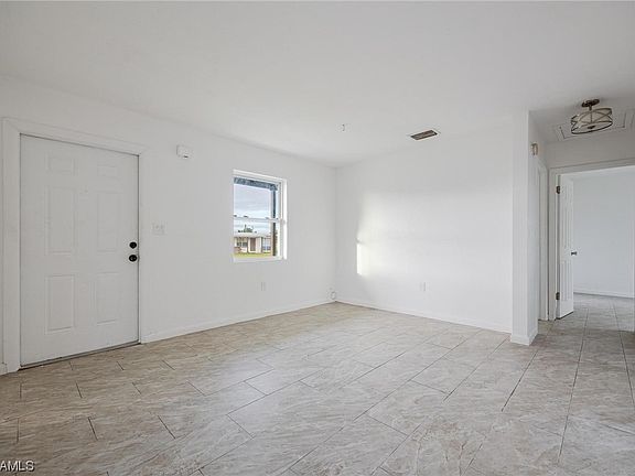 4th image of 21888 Beverly Ave