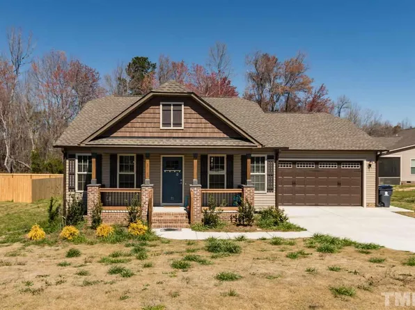 77 Woodglen Dr, Clayton, NC 27527