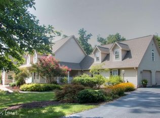 170 Chesney Pl, Blue Ridge, VA 24064