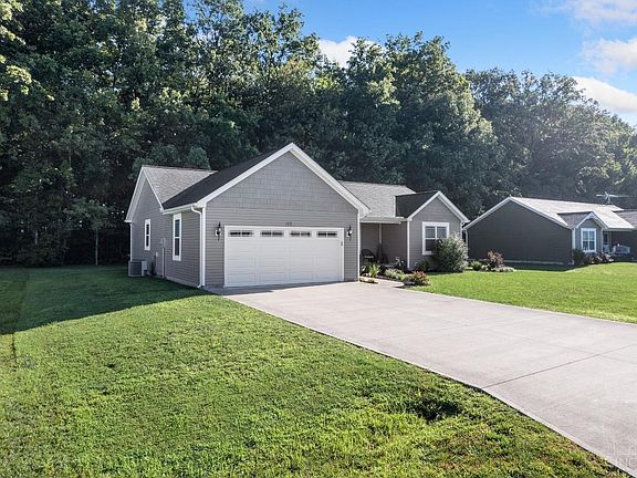 3rd image of 110 Kayleigh Dr