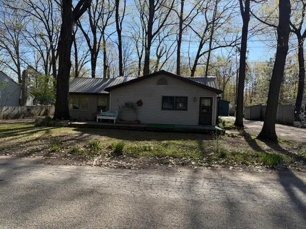 11680 Oriole Dr, Lakeview, MI 48850